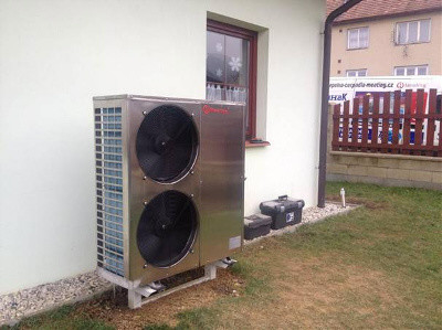 De samenkomende Zonne Elektrische Verwarmer Lucht van het BronWarmtepompwater voor het Monoblokhuis Verwarmen